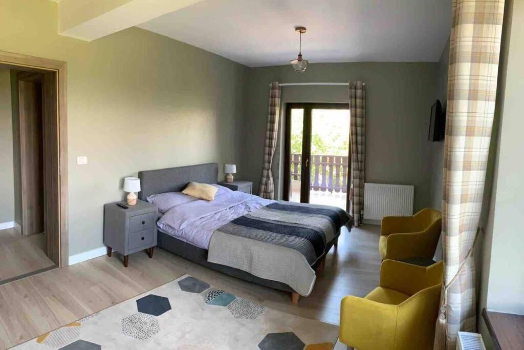 Casa Andreea. Cheerful 4-Bedroom Villa Botfalu Kültér fotó