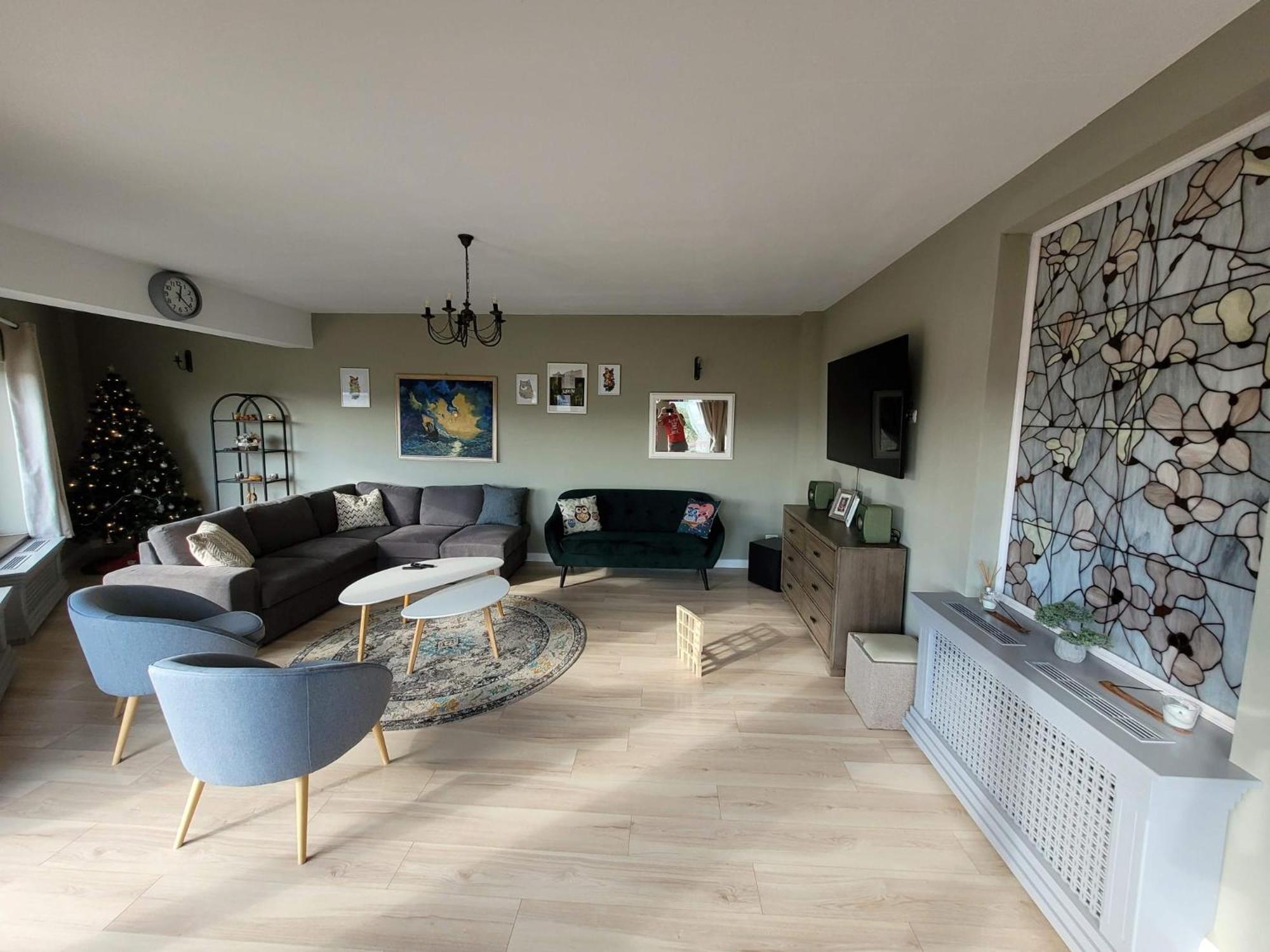 Casa Andreea. Cheerful 4-Bedroom Villa Botfalu Kültér fotó